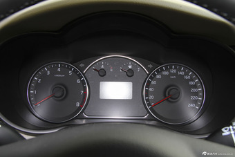 2013款佳乐 2.0L自动标准版7座 京V