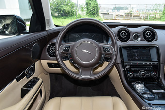 2015款捷豹XJL 3.0 SC典雅商务80周年典藏版