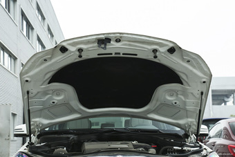 2015款奔驰E260L 2.0T自动