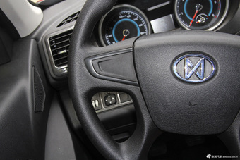 2015款骐铃T7 2.8T手动两驱尊贵版加长轴距JE493ZKQ4CB