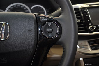 2014款雅阁2.0EXN豪华导航版 探戈红