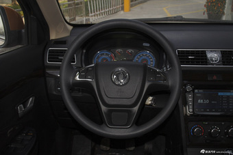 2015款风光360欧洲柴油版1.3T手动豪华型7座