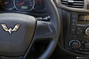 2015款五菱宏光S 1.2L手动基本型 国IV