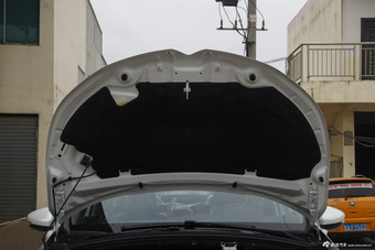 2015款雪铁龙C4L 1.2T自动豪华型