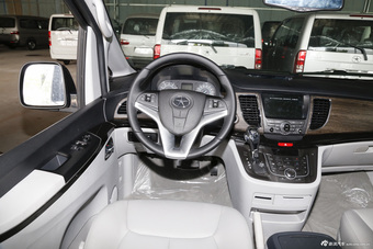 2013款瑞风M5 2.0T自动公务版