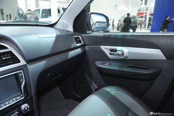 2014款飞腾C5 1.5T自动两驱豪华型