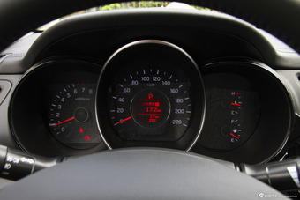 2015款起亚K2 1.6L自动Premium三厢