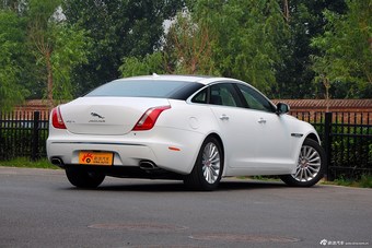 2015款捷豹XJL80周年版
