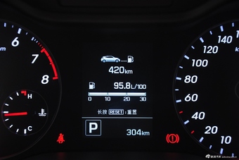 2015款现代飞思 1.6T自动尊享版