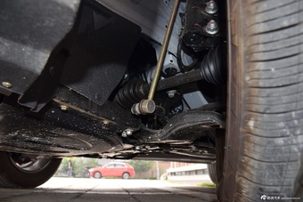 2016款众泰SR7 1.5T手动魔方之梦版