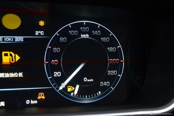 2016款揽胜运动版3.0自动SDV6 HSE Dynamic