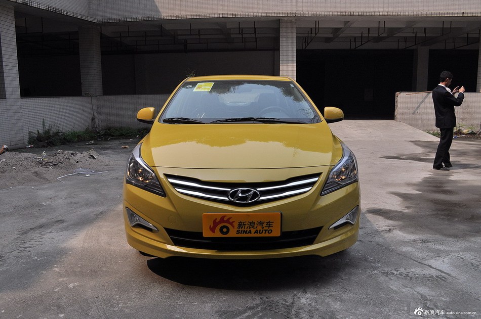 2014款瑞纳1.4L手动时尚型 迎春黄