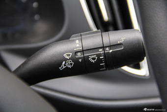 2015款荣威360 1.5L手动精英版