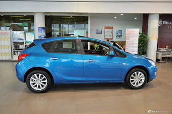 2014款英朗XT 1.6L自动时尚型 天际蓝