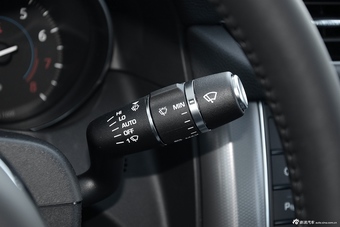 2016款捷豹XF 2.0T自动两驱R-Sport运动版