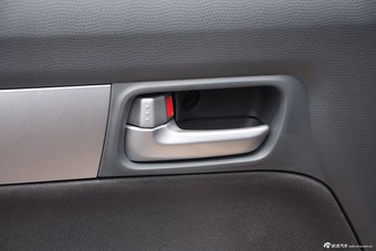 2015款雨燕1.5L自动限定版