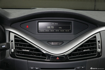 2014款奔腾B70 2.0L手动豪华型