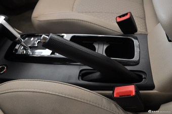 2013款奔腾B50 1.6L自动豪华版