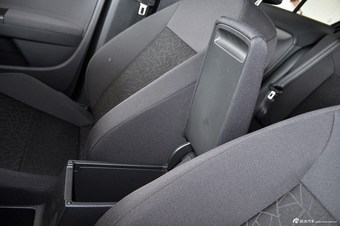 2013款朗逸1.6L自动风尚版 锐意红