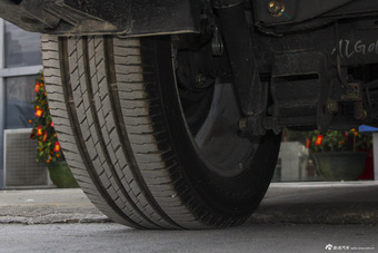 2016款风光370 1.5L手动精英居家版7座