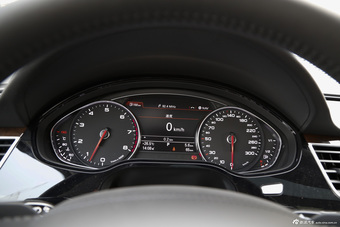 2016款奥迪A8L 3.0T自动45TFSI quattro豪华型