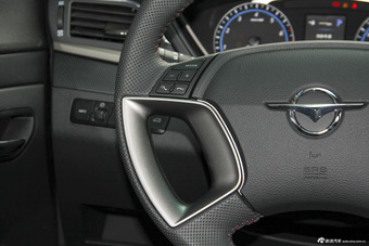 2015款海马M6 1.5T自动豪华型