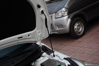 2015款奇瑞E3 1.5L手动实尚版