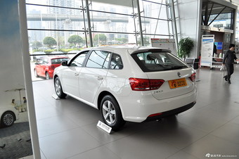 2013款朗行1.6L自动风尚型 雅致白