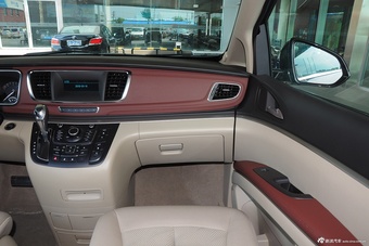 2014款GL8商务车2.4L CT豪华商务舒适版