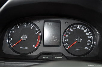 2013款朗行1.6L自动风尚型 雅致白