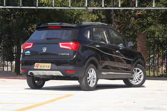 2015款宝骏560 1.8L手动精英型