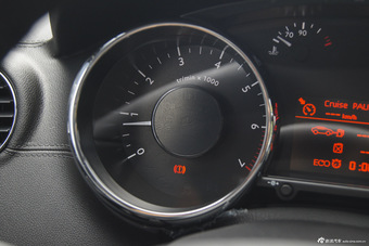 2015款东风标致3008 1.6T自动THP至尚版