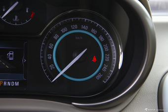 2013款君越2.4L SIDI自动领先舒适型