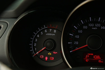 2015款起亚K2 1.4L自动GLS三厢