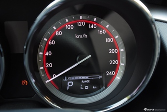 2016款奔腾B70 2.0L自动尊享型