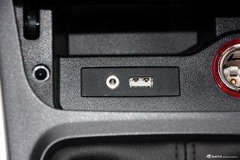 2015款 宝骏560 1.8L手动舒适型