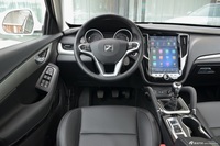 2016款众泰SR7 1.5T手动魔方之梦版