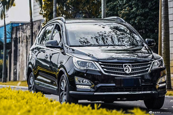 2015款宝骏560