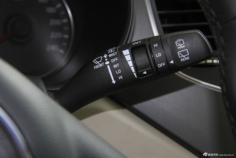 2013款佳乐 2.0L自动标准版7座 京V