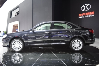 2015上海车展：绅宝D80