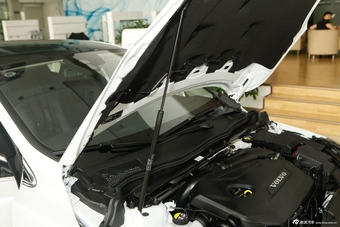 2015款沃尔沃V40 1.6T智逸版