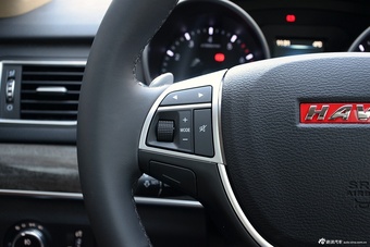 2015款哈弗H8 2.0T自动四驱精英型