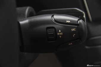 2014款东风标致408 1.8L自动豪华版