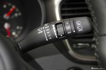 2015款索兰托L 2.4L自动汽油四驱精英版 7座 国5