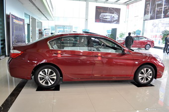 2014款雅阁2.0EXN豪华导航版 探戈红