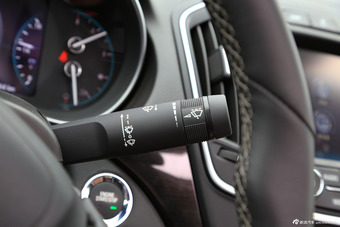 2014款君威2.0L自动精英时尚型