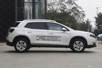 2016款DS 6 1.6T自动舒适版THP160