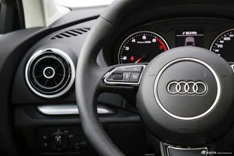 2015款奥迪A3 Limousine 1.4T自动35TFSI 300万纪念舒享版