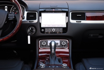 2011款途锐V6 3.0TSI汽油舒适型