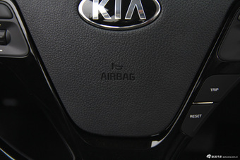 2015款起亚K2 1.4L自动Premium三厢